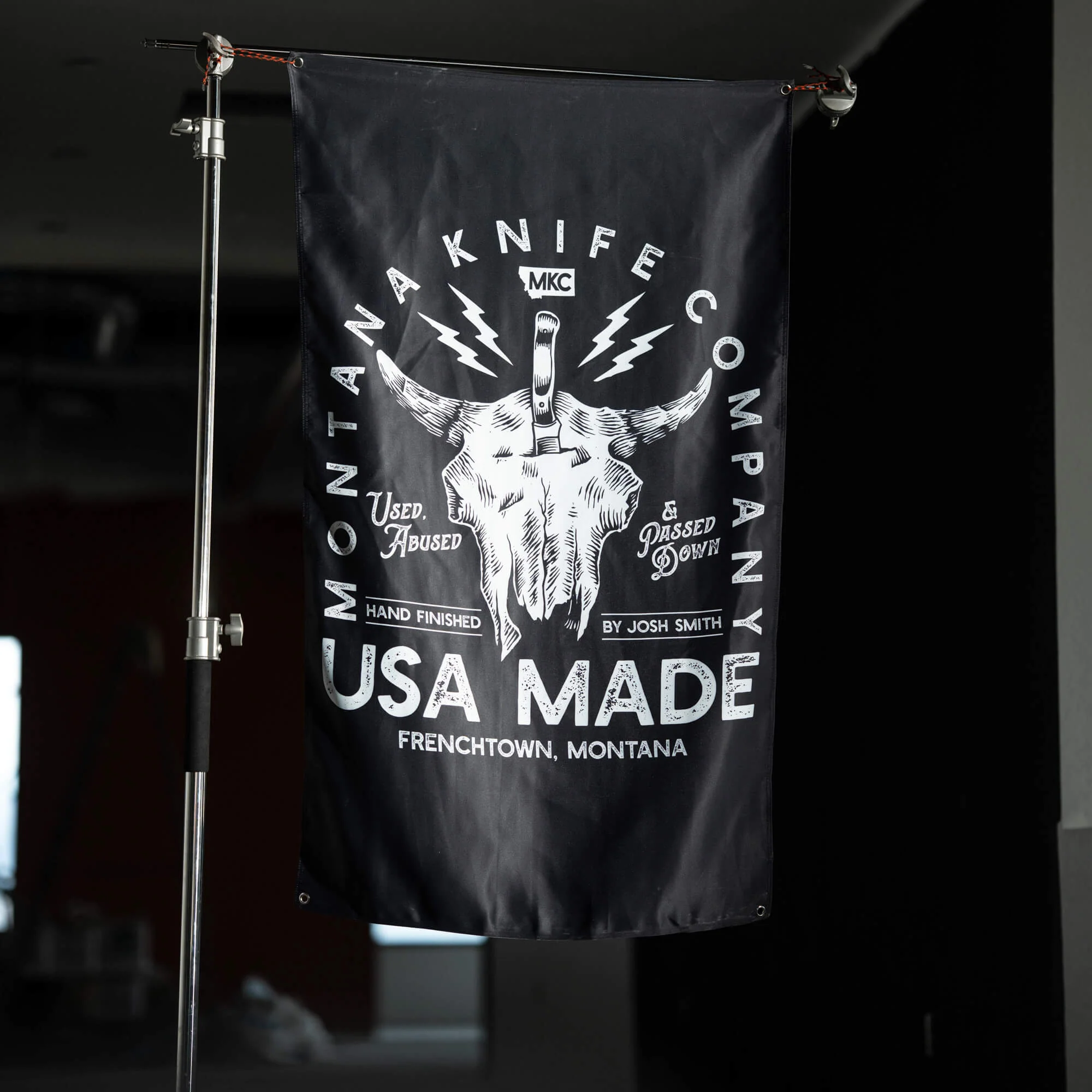 MKC BISON SKULL FLAG - Image 11