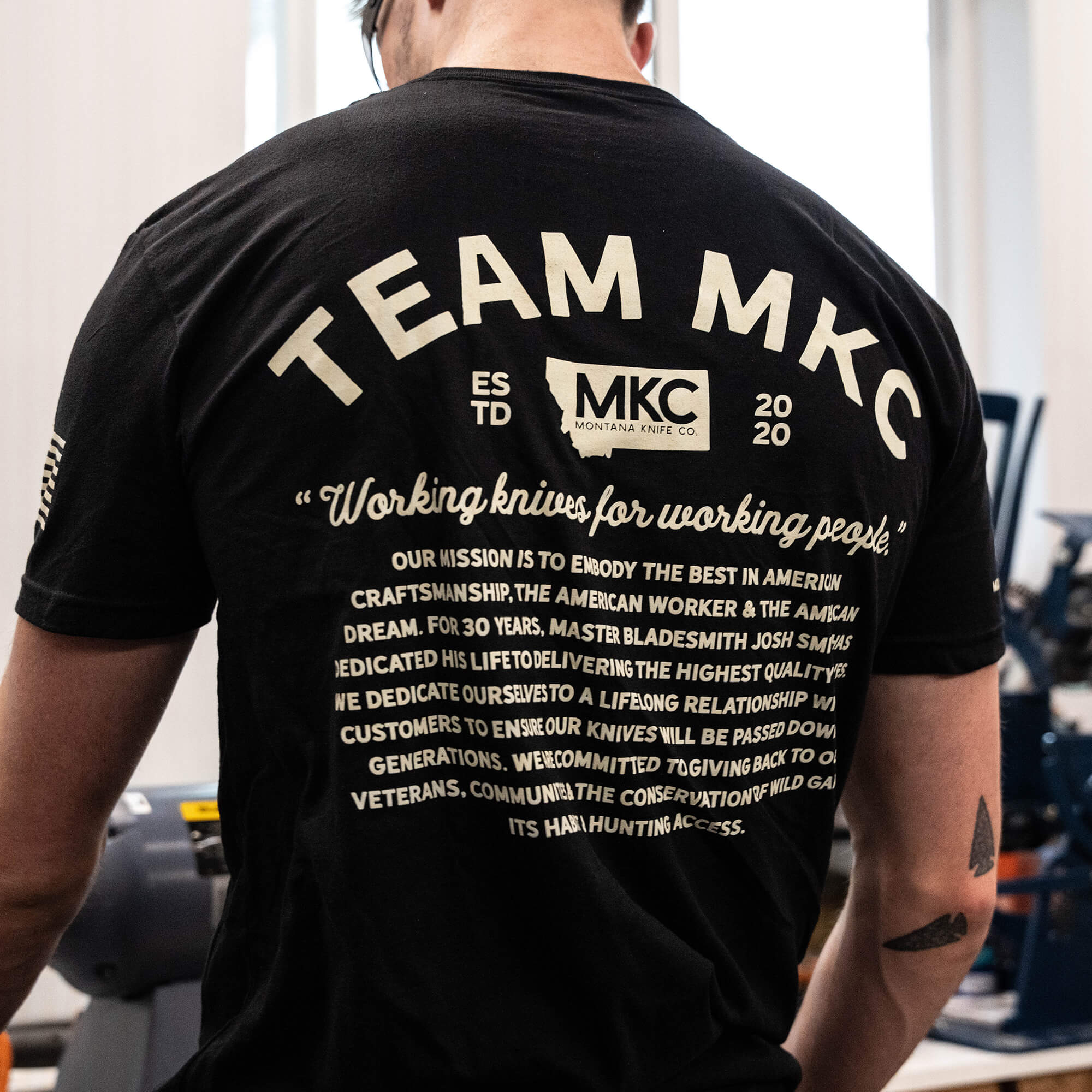 TEAM MKC TEE - BLACK - Image 17